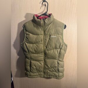 Rossignol Green with Red inside Puffer Vest Size Medium